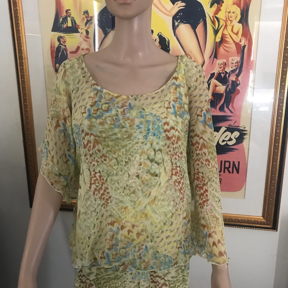 Tiny brand layered scarf blouse